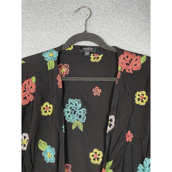Torrid Womens Plus Size 2/3 Floral Fringe Floral Embroidered Kimono - Picture 4 of 10